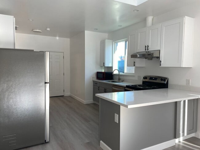 Building Photo - 1711 Bridge Ave