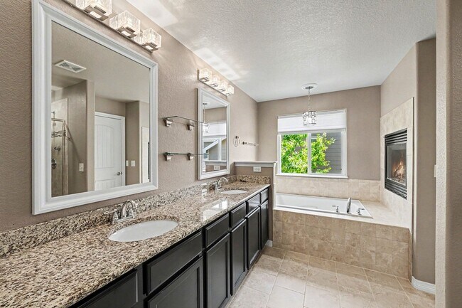 Building Photo - Beautiful home in Liberty Ranch