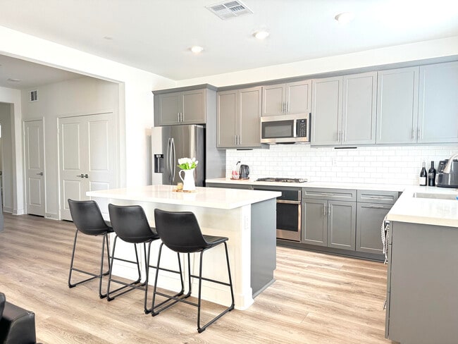 Building Photo - 41389 Penn Dr