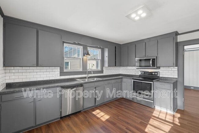 Building Photo - 401 W Ketchie St