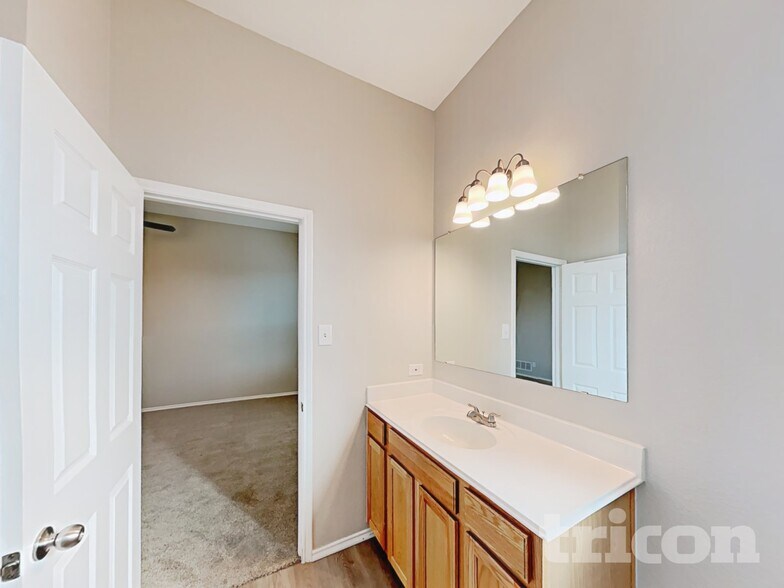 Building Photo - 8605 Autumn Creek Trail