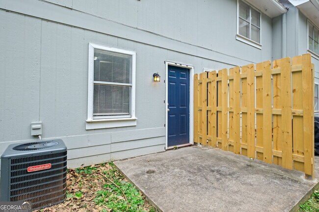 Building Photo - 360 N 19th St