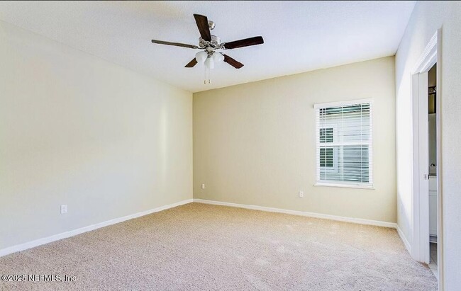 Building Photo - 87 Fellbrook Dr