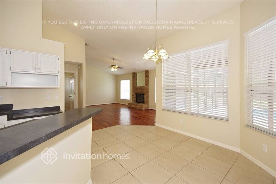 Building Photo - 1450 Thornhill Cir