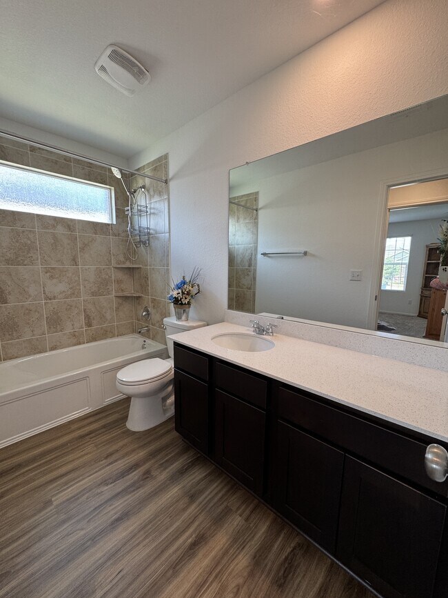 Building Photo - 237 Escondido Cir
