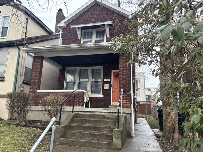 Building Photo - 2360 Chickasaw St