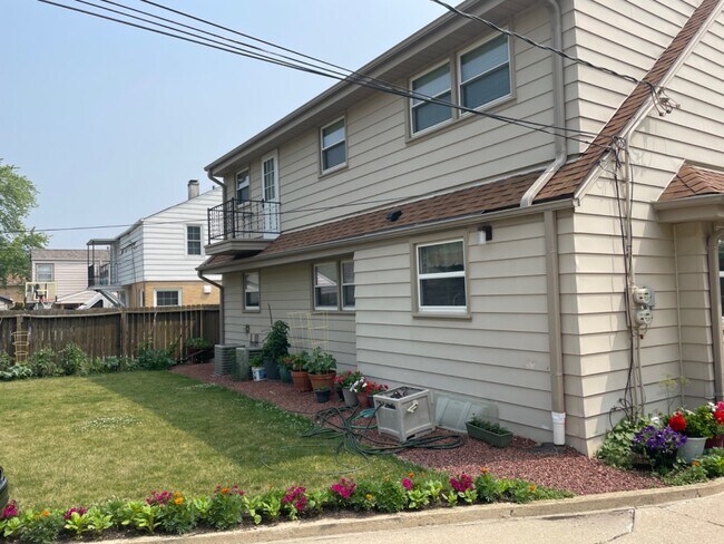 Building Photo - 3541-3543  South 79th Street - 3543