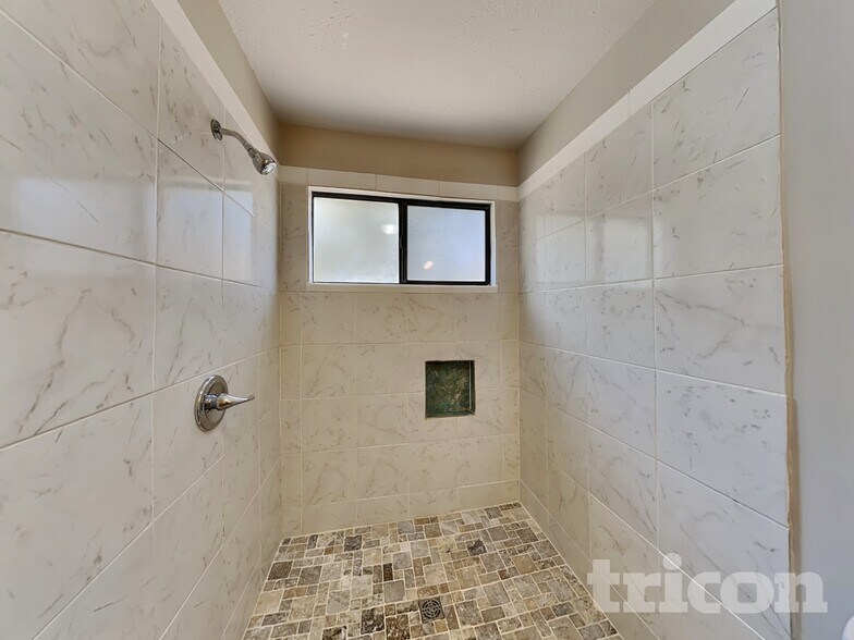 Building Photo - 5460 Running Creek Ln