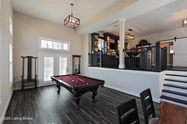Building Photo - 14000 Glendower Dr