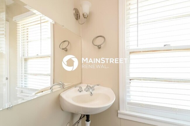 Building Photo - 3 Bedroom Pet-Friendly Home in Pleasant Gr...