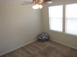 Building Photo - 504 Rolling Oak Dr