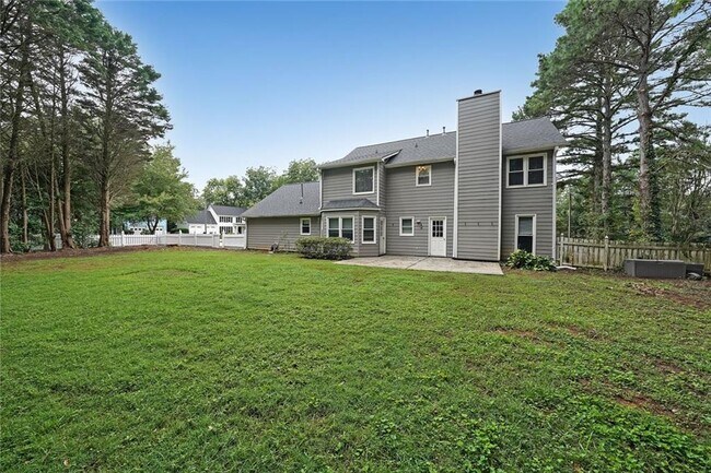 Building Photo - 2620 Valencia Dr NE