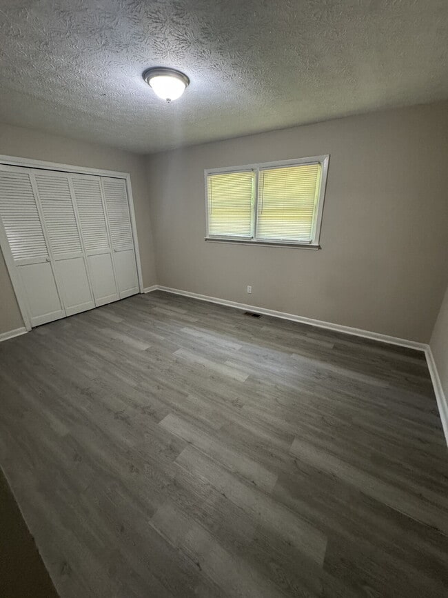 Building Photo - "Charming 3-Bed Oasis with 2 Full Baths on Brookview Drive – Your Perfect Talladega Retreat!"