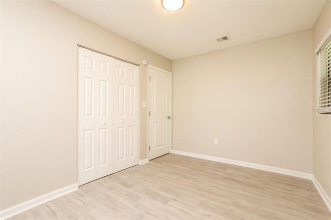 Building Photo - 5368 Mustang Way