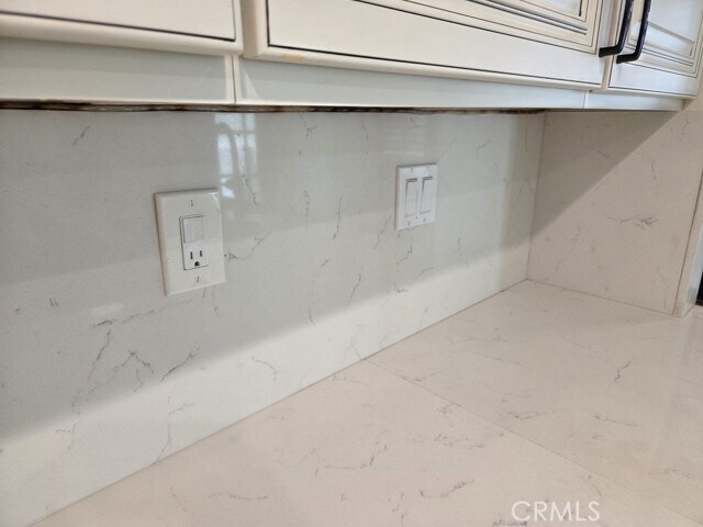 Building Photo - 9 Rock Cliff Pl