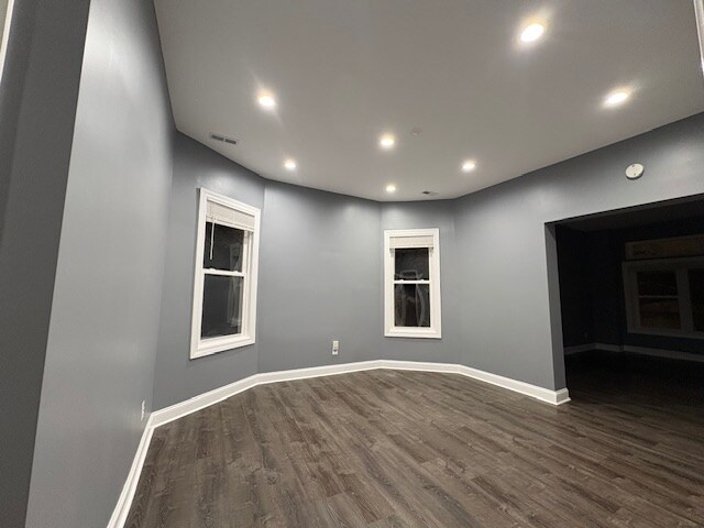 Building Photo - 6927 S Harvard Ave