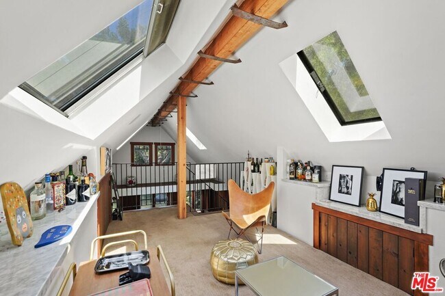 Building Photo - 21344 Colina Dr