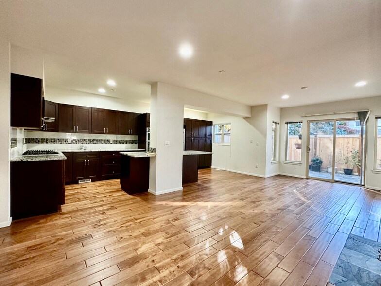 Building Photo - 9231 158th Pl NE