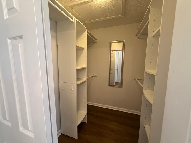 Building Photo - 5458 Hidden Gardens Dr