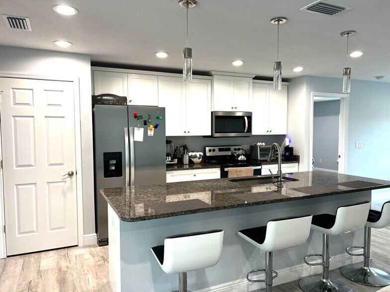 Building Photo - 379 Wilton Ave SW