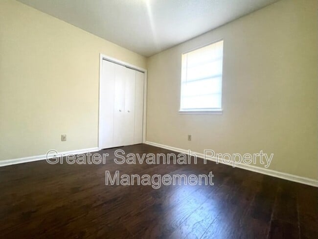 Building Photo - 320 Chatham Villa Dr