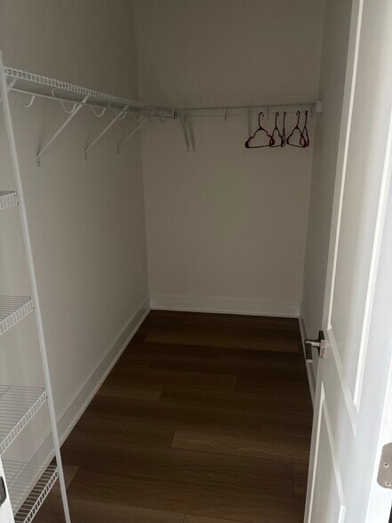 Building Photo - 43396 Farringdon Sq