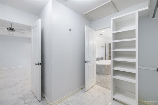 Building Photo - 22 E Beech St