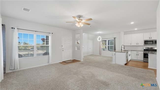 Building Photo - 324 Kenai Dr