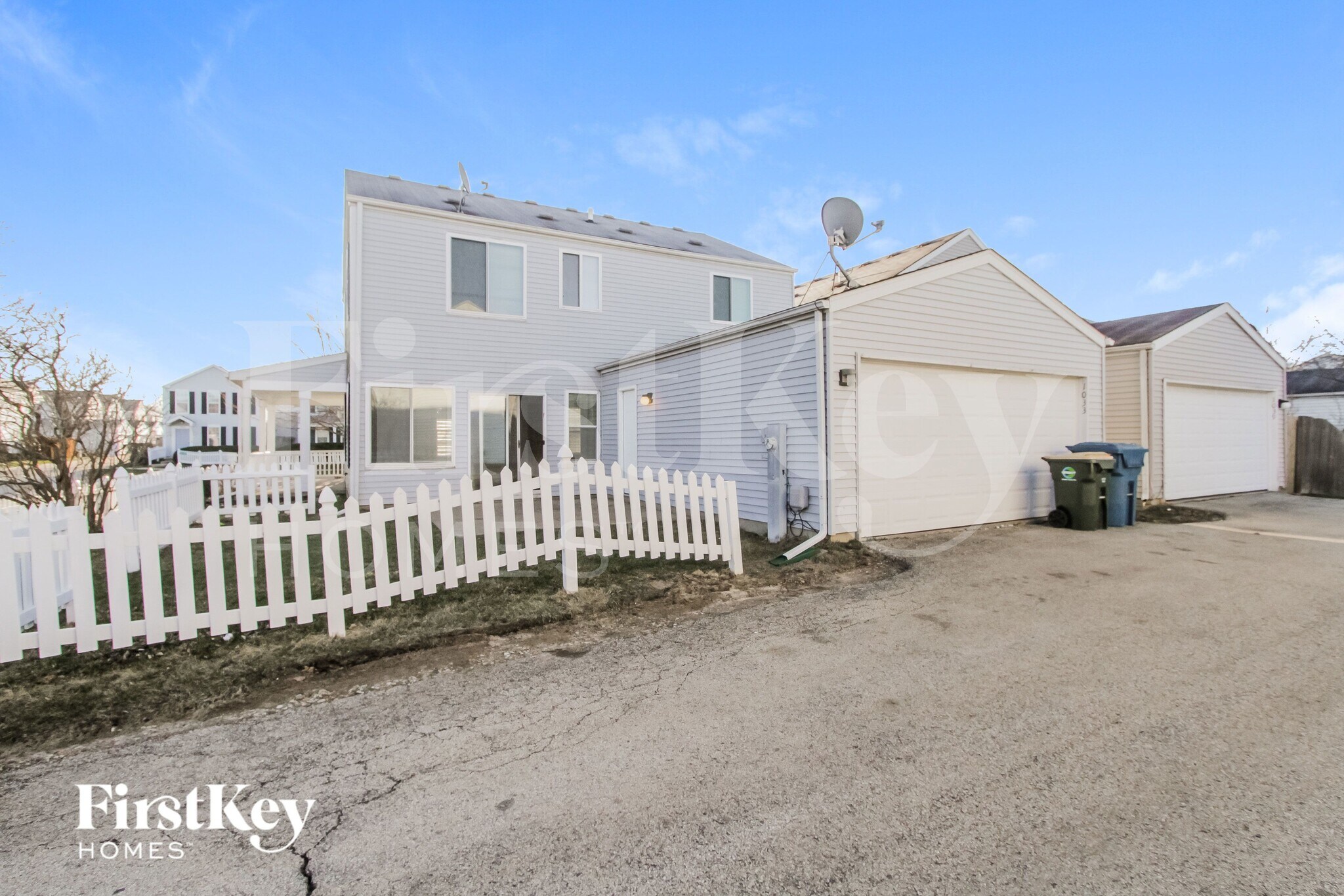 Building Photo - 1033 Four Seasons Blvd