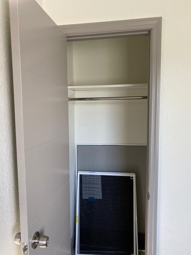 Building Photo - 1218 S B St