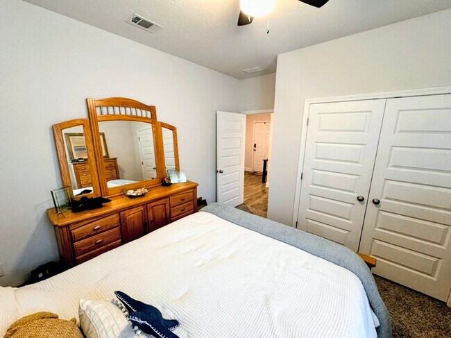 Building Photo - 7867 White Ash Ct
