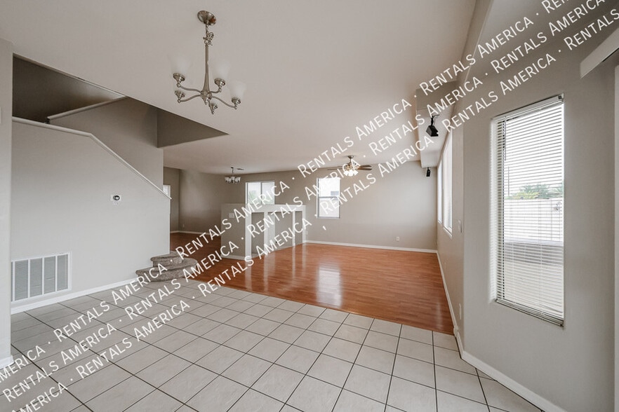 Building Photo - 14605 W Verde Ln