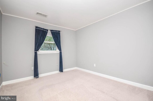 Building Photo - 2812 Yeonas Dr