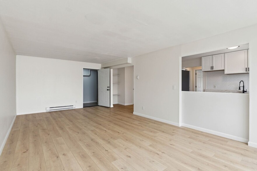 Building Photo - 1106 1st N St