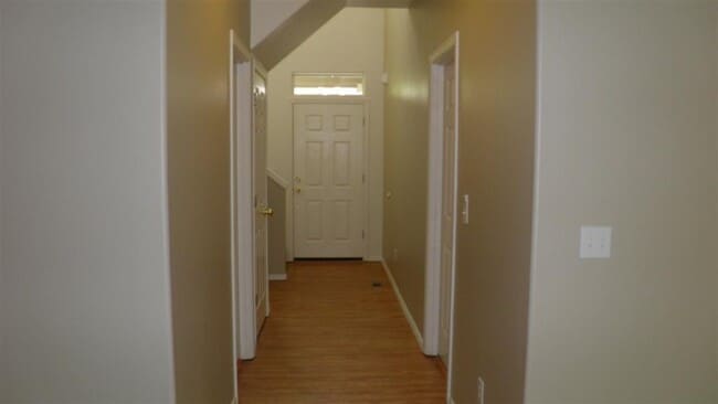 Building Photo - 2867 NE Sedalia Loop