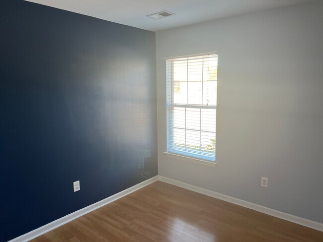 Building Photo - Pet-friendly, 3 Bedroom, 2 Bath Home with Fenced Yard in St. James School Area! Available in May!