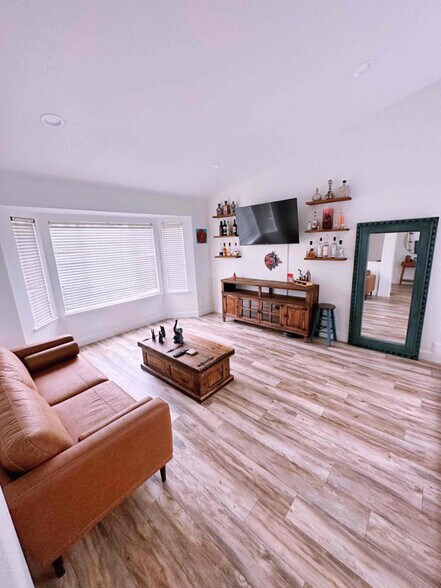 Building Photo - 9161 Kneeland Ct