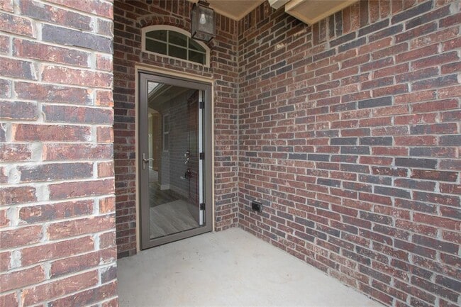 Building Photo - 12037 Ashford Dr