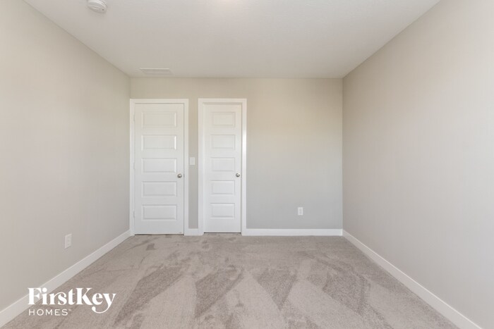 Building Photo - 2323 S Carlota Dr