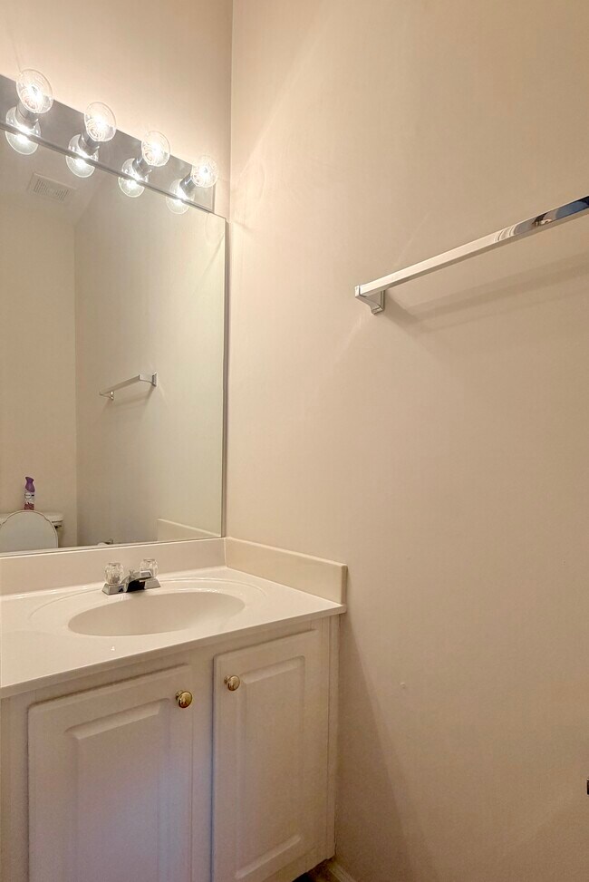 Building Photo - 510 Keeneland Ave