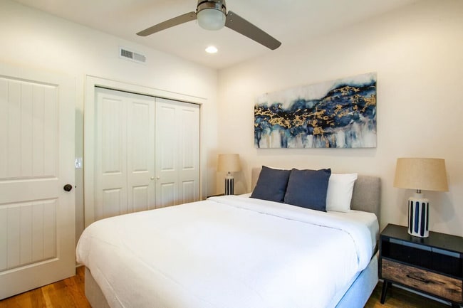 Building Photo - 205 Mews Way