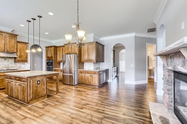 Building Photo - 5 Bedroom single family home in Mooresville