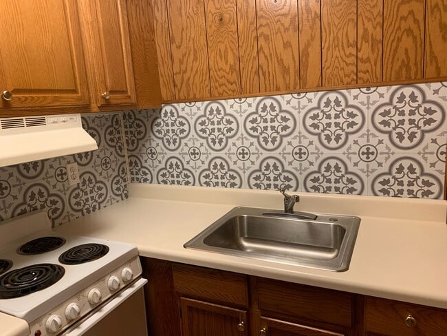 Building Photo - 1 Bedroom Apt Downtown Marion NC
