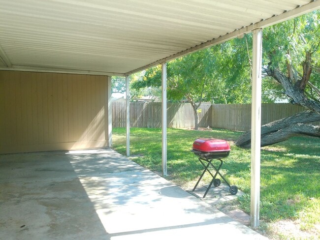Building Photo - 7417 Whisper Wind Dr