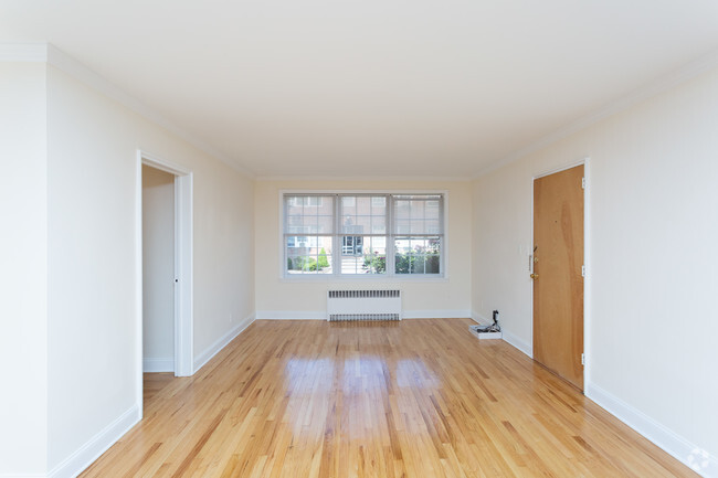 Living Area - 55 North Mountain Avenue Apts