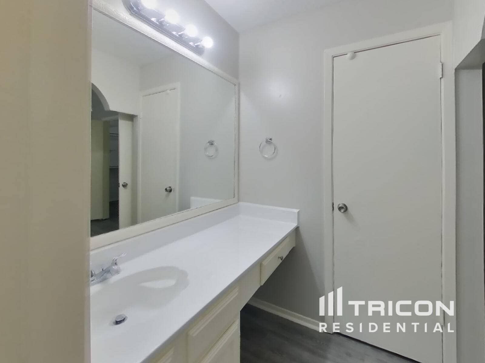 Building Photo - 120 WoodCrest Dr