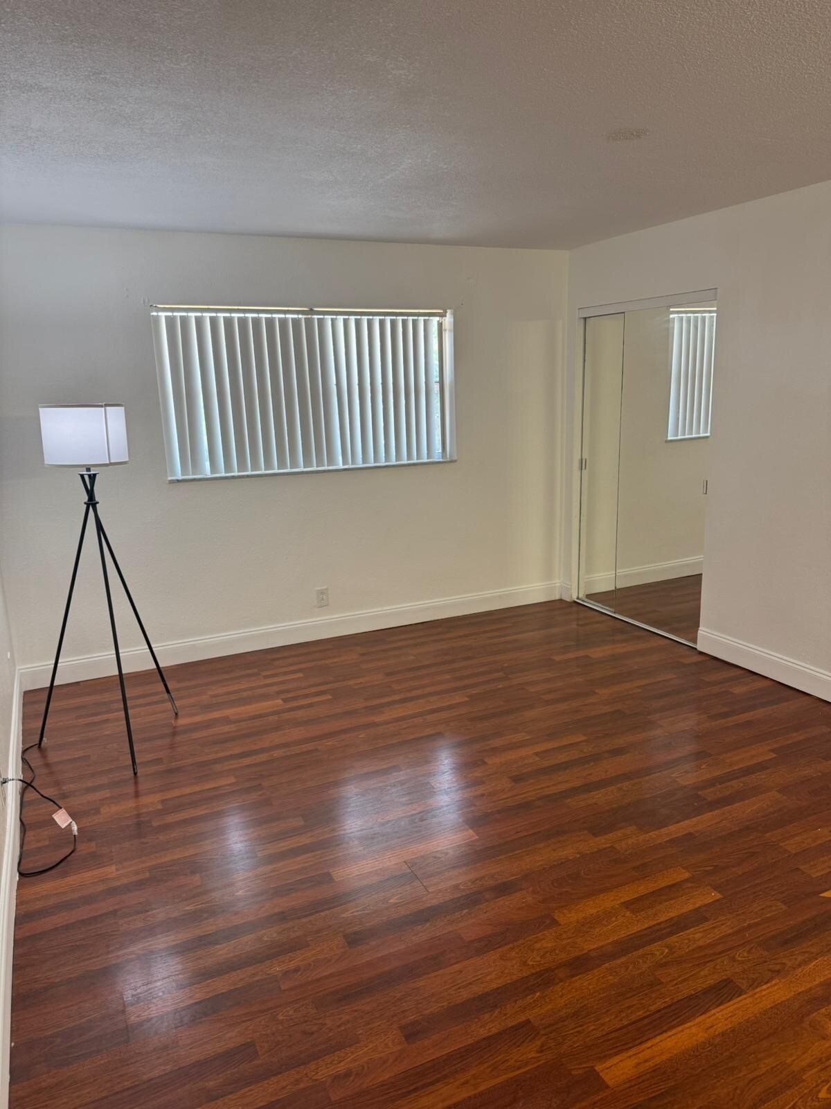 Building Photo - 5961 N Falls Circle Dr