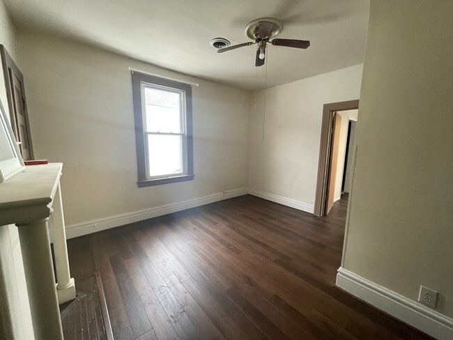 Building Photo - 434 N Erie St