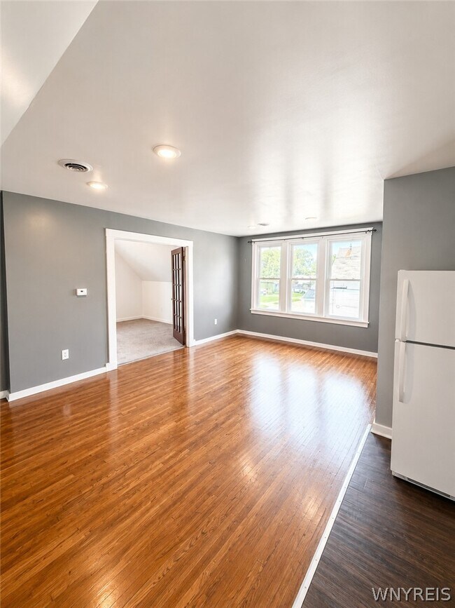 Building Photo - 85 Klas Ave