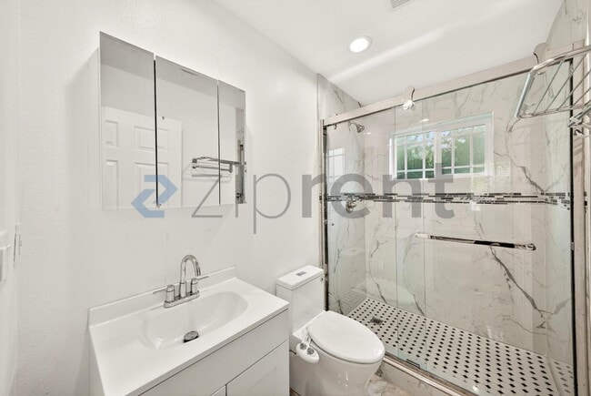 Building Photo - 17426 Elkwood St